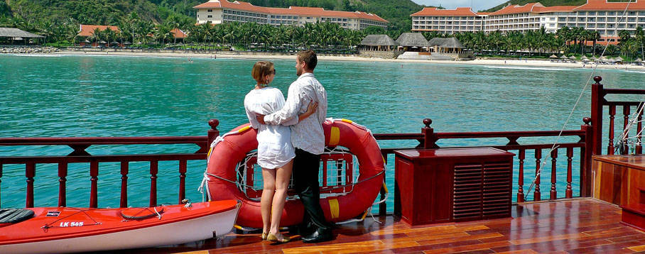 Tour Du Thuyền Nha Trang (Emperor Cruise)