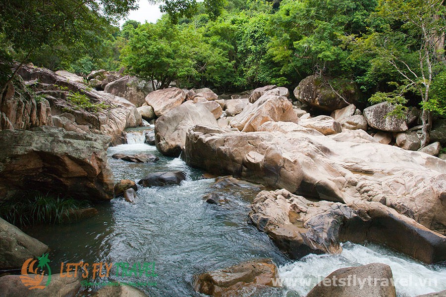 Suối Ba Hồ Nha Trang