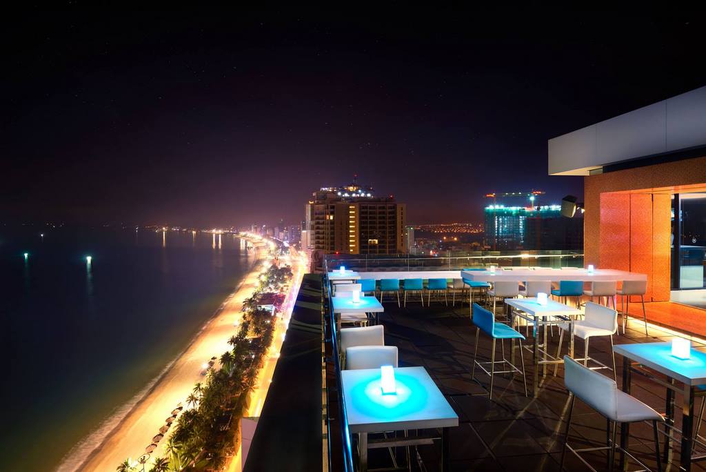 Altitude Rooftop Bar tầng 28 Sheraton