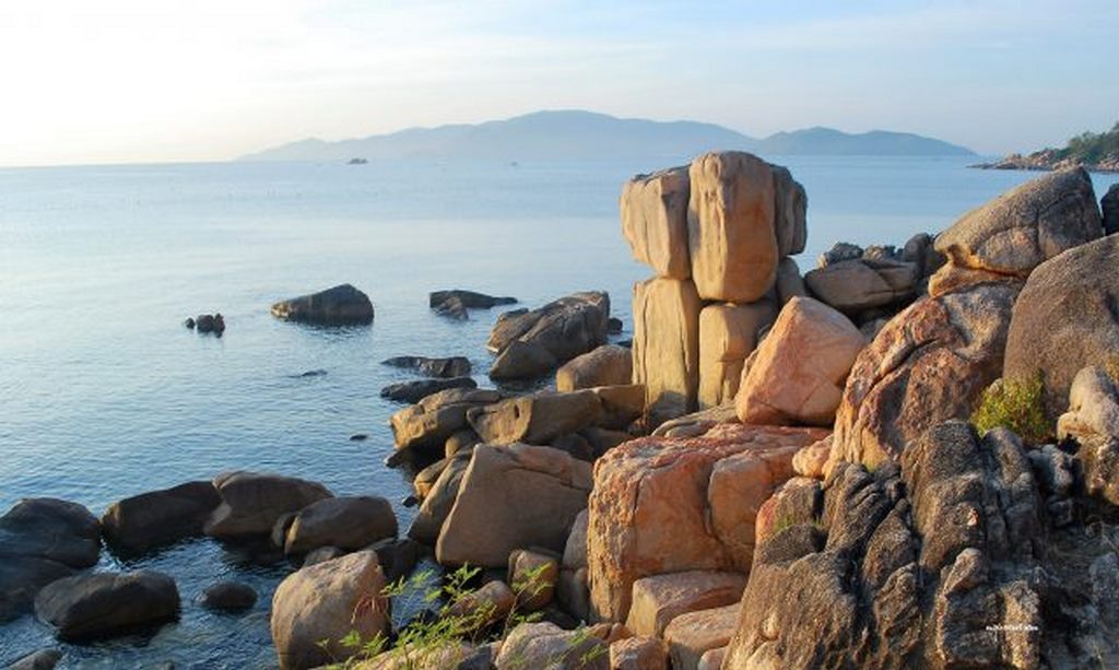 Cảnh Hòn Chồng Nha Trang